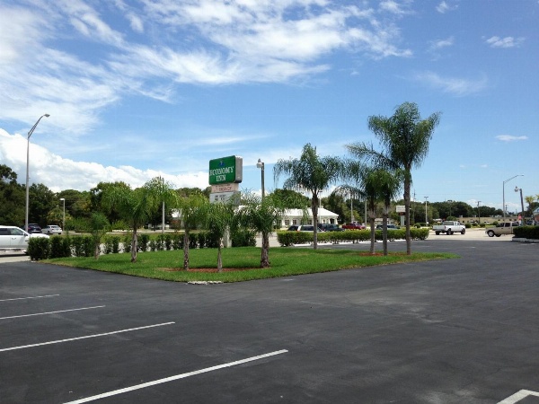 Economy Inn Okeechobee image 2